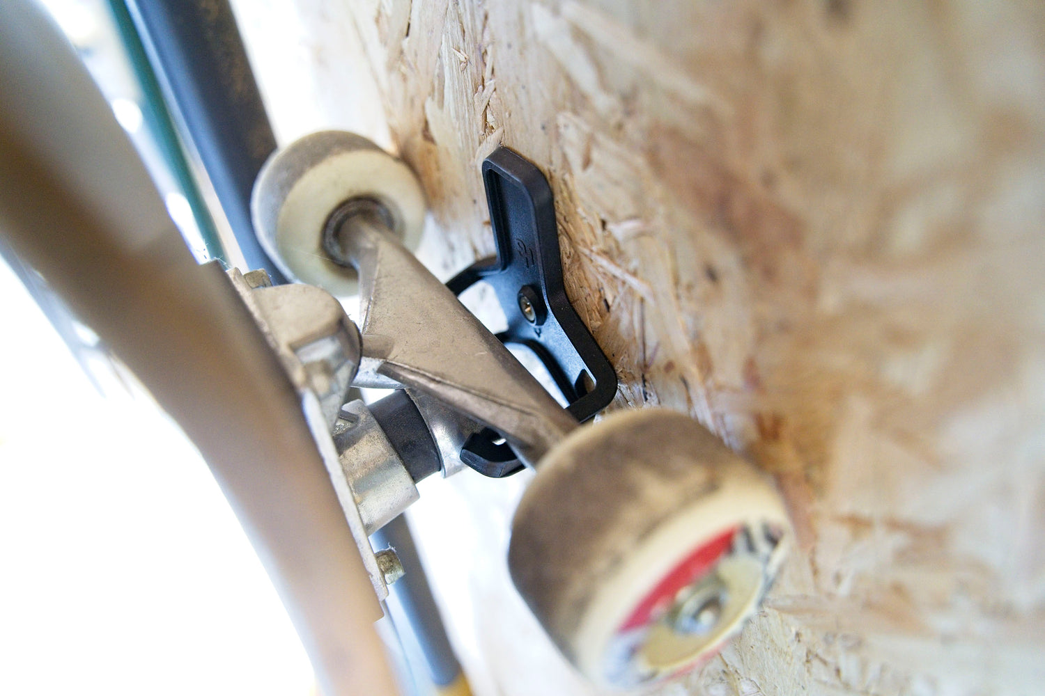 skateboard hook, clever hooks that hold almost anything, Superhooks