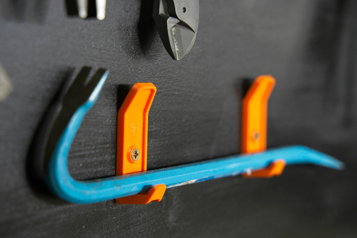 tool hooks, crowbar hooks, clever hooks that hold almost anything, Superhooks
